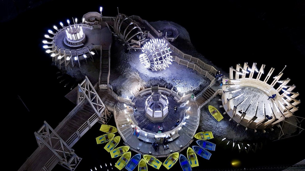 The vast underground chamber of the Turda salt mine